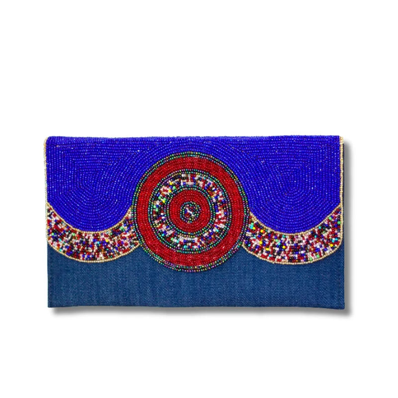 Pochette semi-perlée bleu et rouge  –  broderie perles, fait main en Haïti
