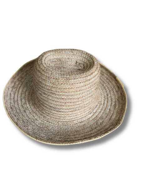Chapeau de paille tressé à la main à Cayes-Jacmel, Haïti