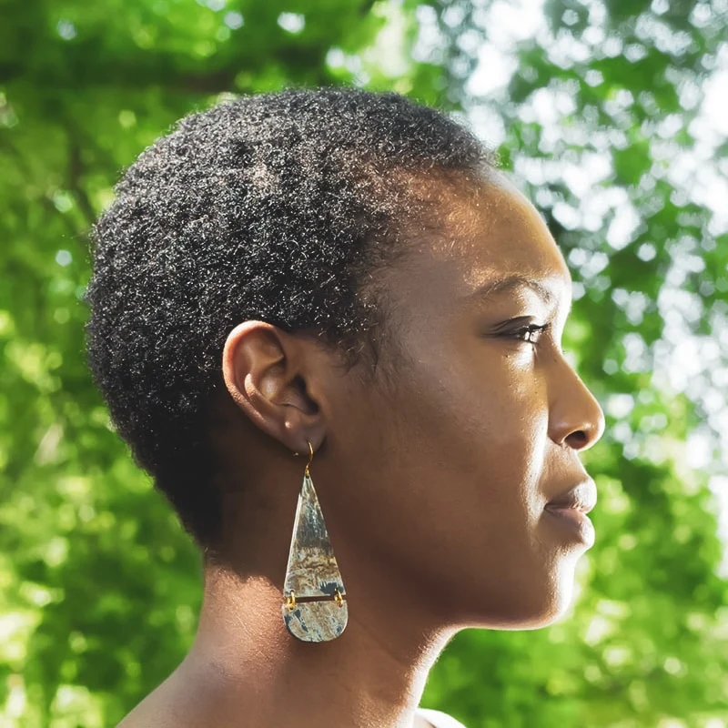 Boucles d'oreilles pendantes LAMI -artisanat haïtien