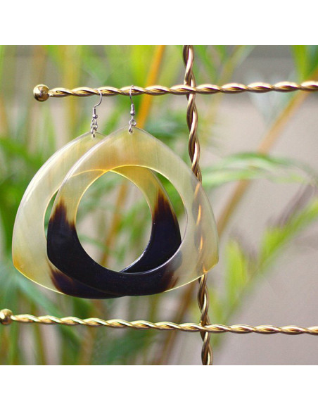 Grandes boucles d'oreilles artisanales en corne-artisanat haïtien