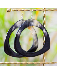 Grandes boucles d'oreilles noires en corne-artisanat haïtien 2