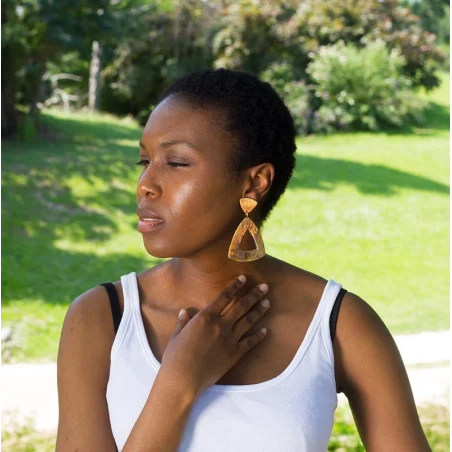 Boucles d'oreilles ANITA en corne - artisanat haïtien