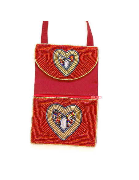 Pochette bandoulière perlée rouge motif coeur- artisanat haïtien